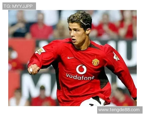 足球三大球星究竟是哪三位带你全面解析他们的辉煌与影响 足球三大球星究竟是哪三位带你全面解析他们的辉煌与影响